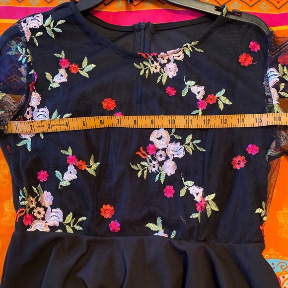 Floral peplum top - Picture 9 of 9